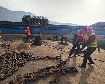 66971b4b21c7e.jpg 5.1排叠趸船.jpg