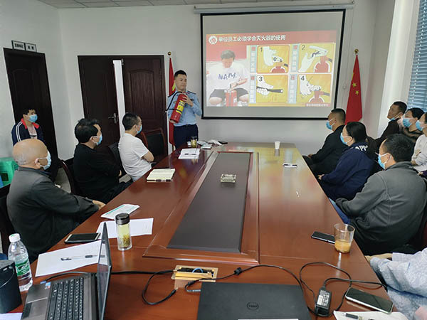 忠县分公司开展消防教育培训暨消防应急疏散演练1.jpg