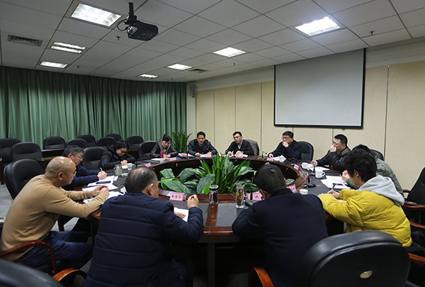 5df2d8e8ab573.JPG 024A0093.JPG