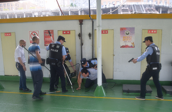 5cc51b5a725f2.jpg 忠县分公司开展节前反恐应急演练3.jpg