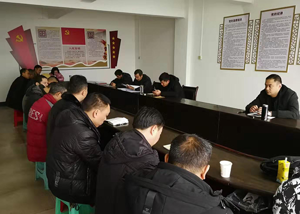 5e0425c929320.jpg 红二区宣讲十九届四中全会精神.jpg